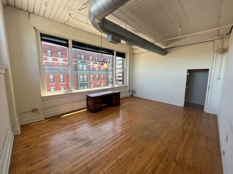 More Photos Of 1000 Broadway Blvd, Kansas City Loft Creative Space For Lease