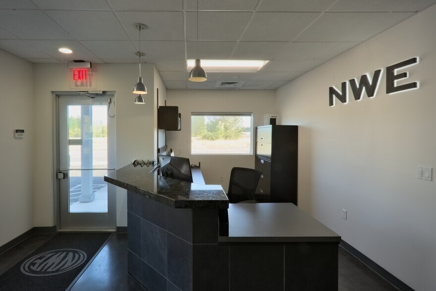 More Photos Of 4202 W 6th Ave, Eugene Warehouse For Sale