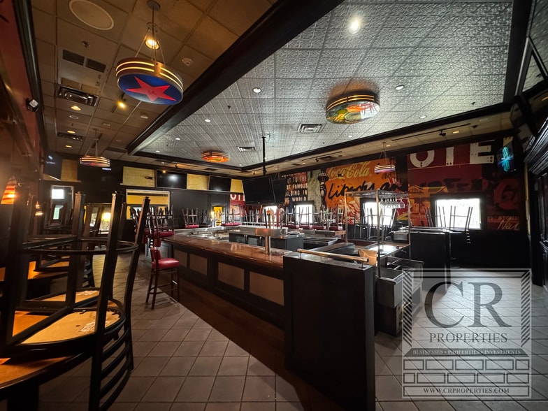 More Photos Of 23 Crystal Run Xing, Middletown Restaurant For Lease