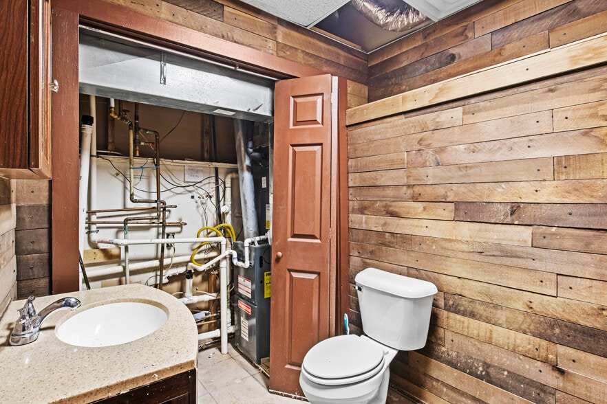 More Photos Of 1415-1419 Leestown Rd, Lexington General Retail For Sale