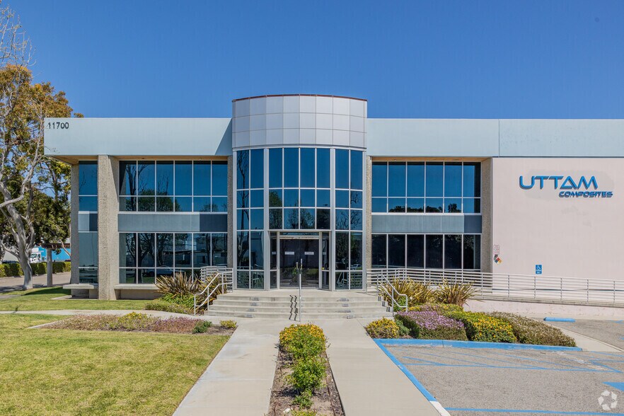 More Photos Of 11700 Monarch St, Garden Grove Warehouse For Sale