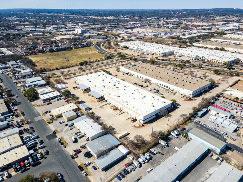 More Photos Of 9701 Metric Blvd, Austin Distribution For Lease