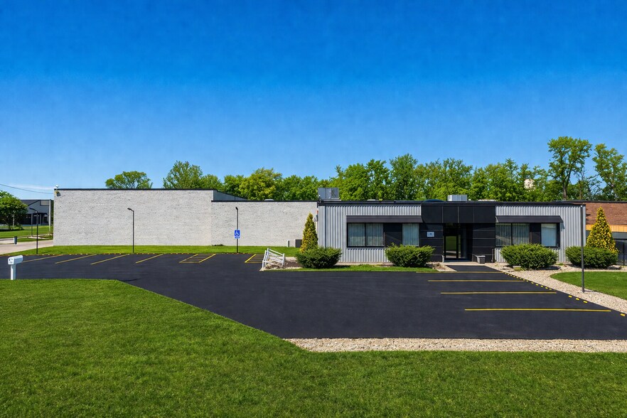 More Photos Of 3333 East End Ave, South Chicago Heights Distribution For Lease