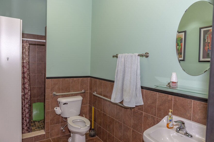 More Photos Of 2211 E Norvell Bryant Hwy, Hernando Freestanding For Sale