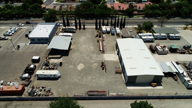 More Photos Of 800 W Elm Ave, Coalinga Warehouse For Sale