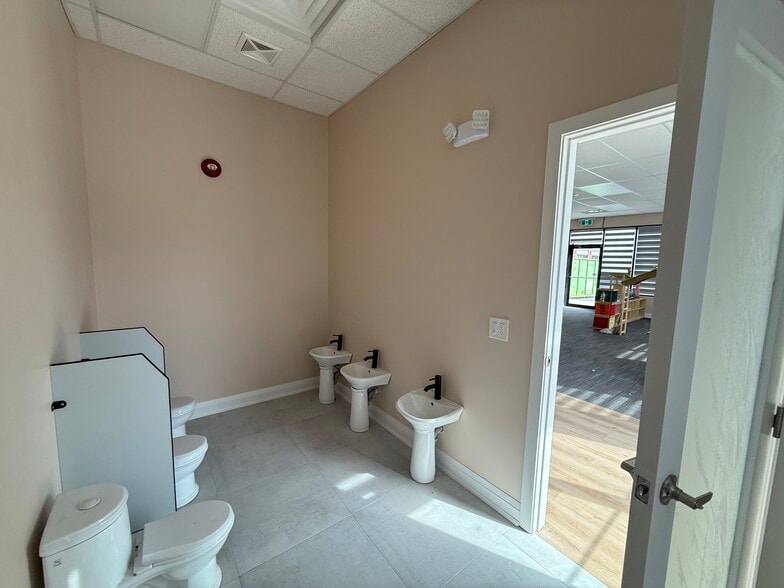 More Photos Of 2146 Kains Rd, London Freestanding For Sale