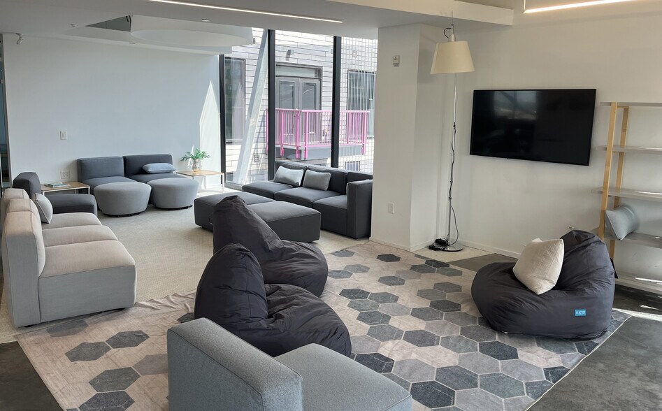 More Photos Of 440-500 W Broad St, Columbus Apartments For Lease