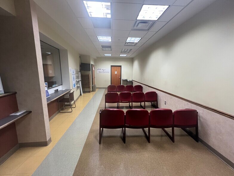 More Photos Of 60 E Warren Ave, Detroit Medical For Lease