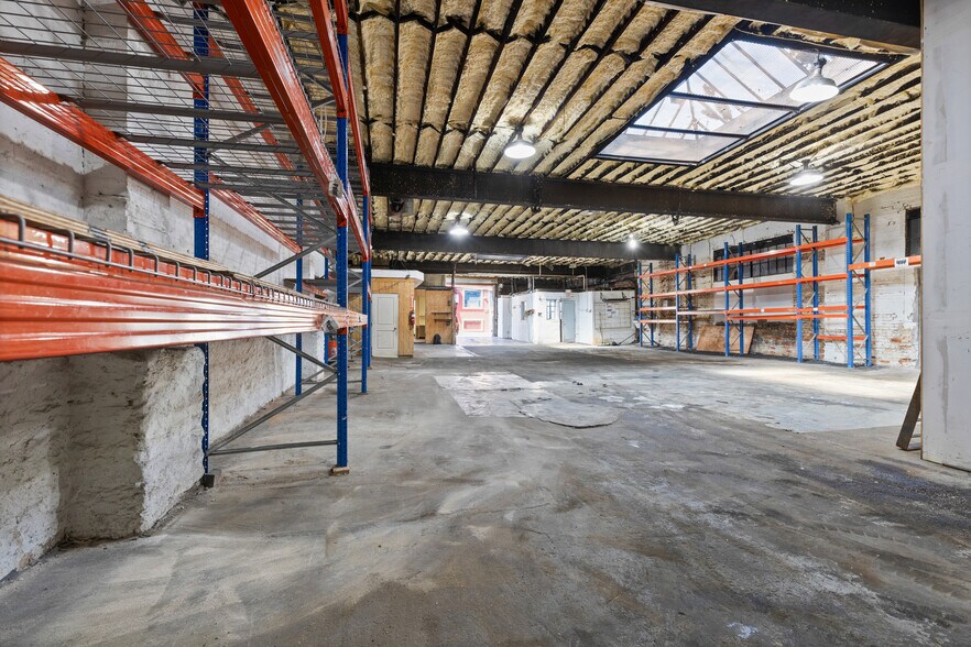 More Photos Of 10 W Sandford Blvd, Mount Vernon Manufacturing For Sale