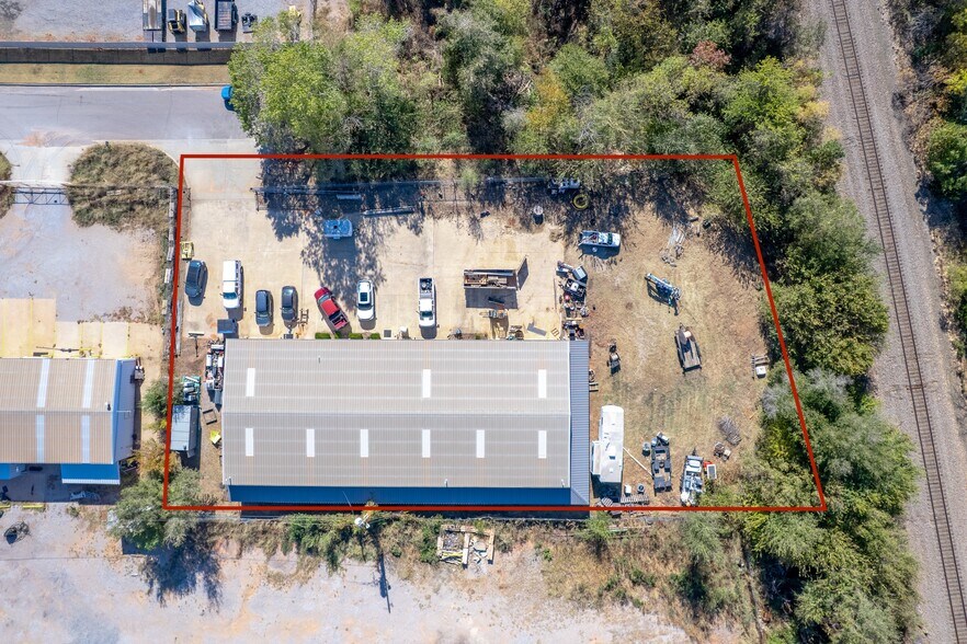 Primary Photo Of 319-323 NW 59th St, Oklahoma City Manufacturing For Sale