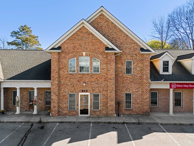 More Photos Of 413 S Main St, Broadway Office For Lease