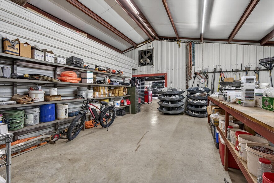 More Photos Of 464779 E 1070 Rd, Sallisaw Flex For Sale