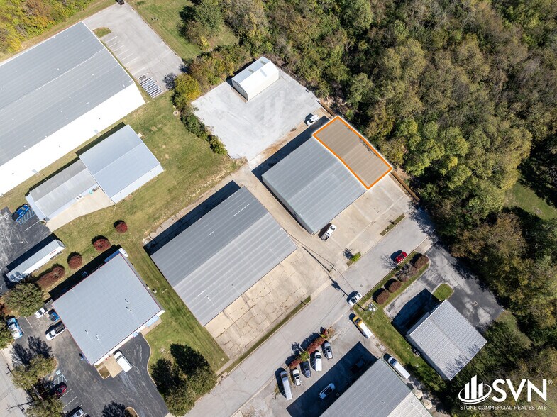 More Photos Of 121 Kemper Dr, Nicholasville Warehouse For Lease