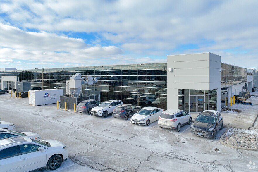 More Photos Of 80 Courtneypark Dr W, Mississauga Office For Lease