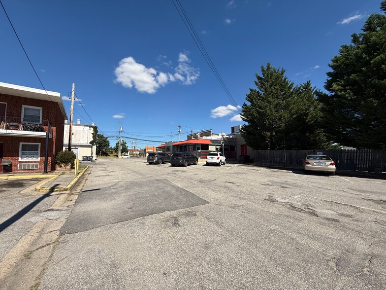 More Photos Of 118 Washington Blvd S, Laurel Land For Sale