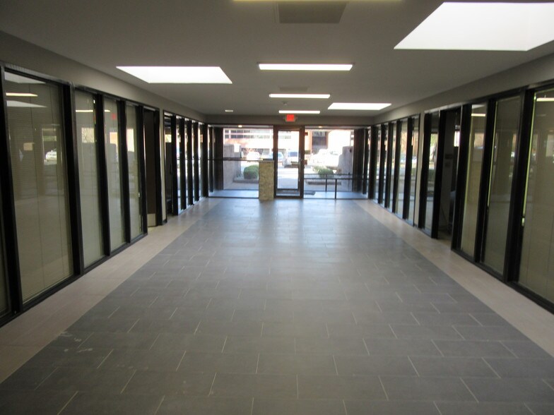 More Photos Of 1023 EXECUTIVE PARKWAY Dr, Saint Louis Office For Sale