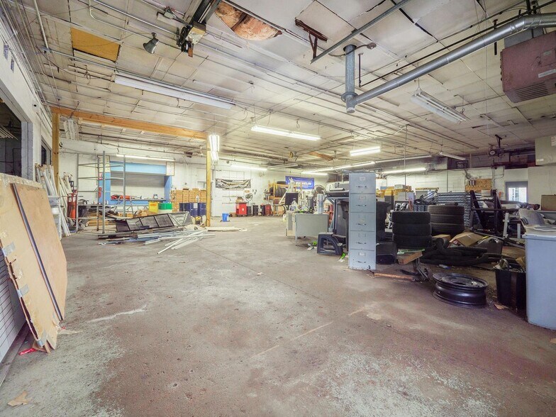 More Photos Of 600 N Clark St, Albion Auto Dealership For Sale