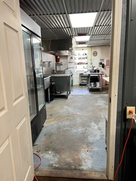 More Photos Of 5661 County Road 114, Brundidge General Retail For Sale