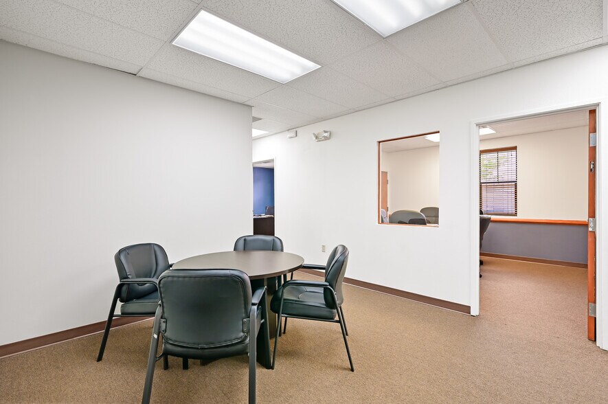 More Photos Of 3600 Rodeo Ln, Santa Fe Medical For Sale
