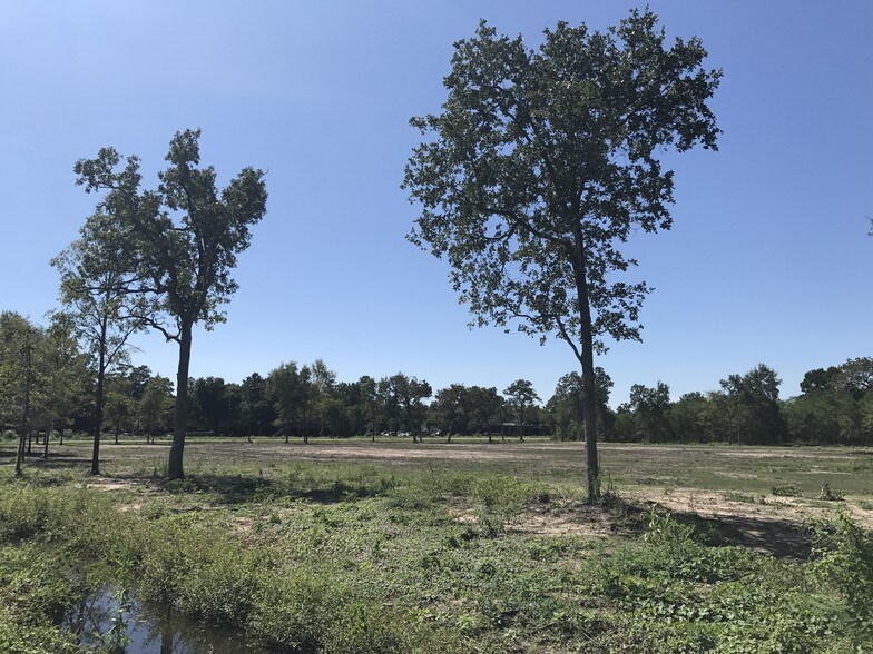More Photos Of 0 Lakeville Dr, Kingwood Land For Sale
