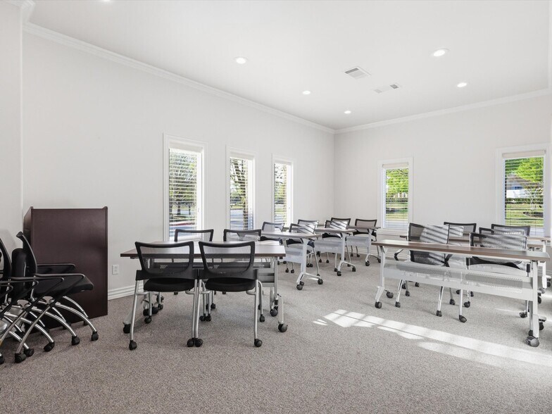 More Photos Of 101 Countryside Ct, Southlake Medical For Sale