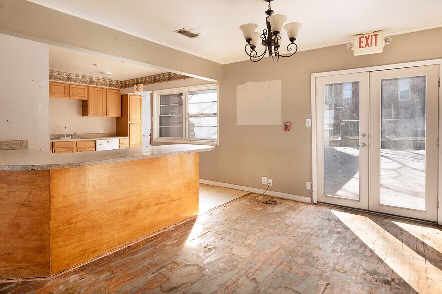 More Photos Of 104 E 5th St, Brady Office Residential For Sale