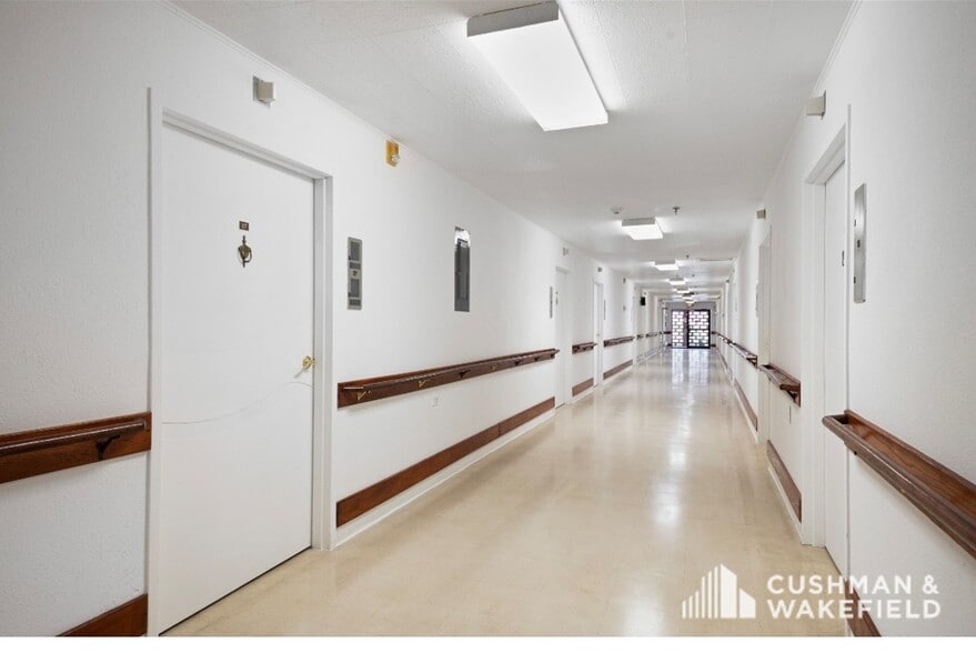 More Photos Of 323 W 9th Ave, Yuma Assisted Living For Sale