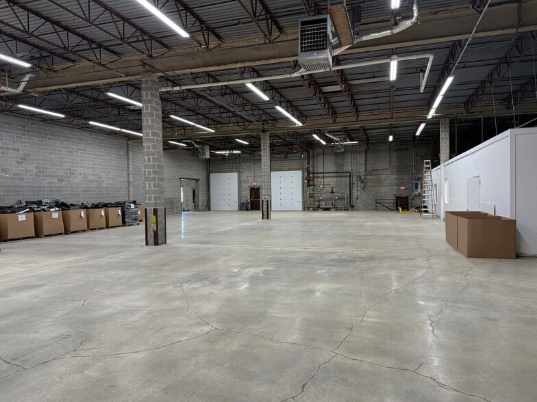 More Photos Of 7925-7929 Parston Dr, District Heights Warehouse For Sale