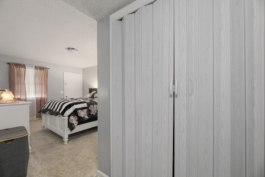 More Photos Of 100 S Kirkland Ave, Elkin Apartments For Sale