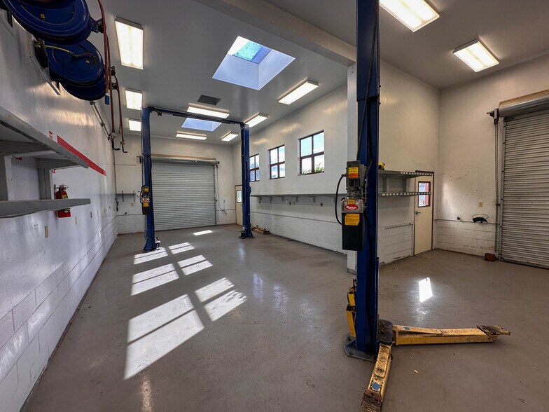 More Photos Of 2100 Del Monte Ave, Monterey Auto Repair For Sale