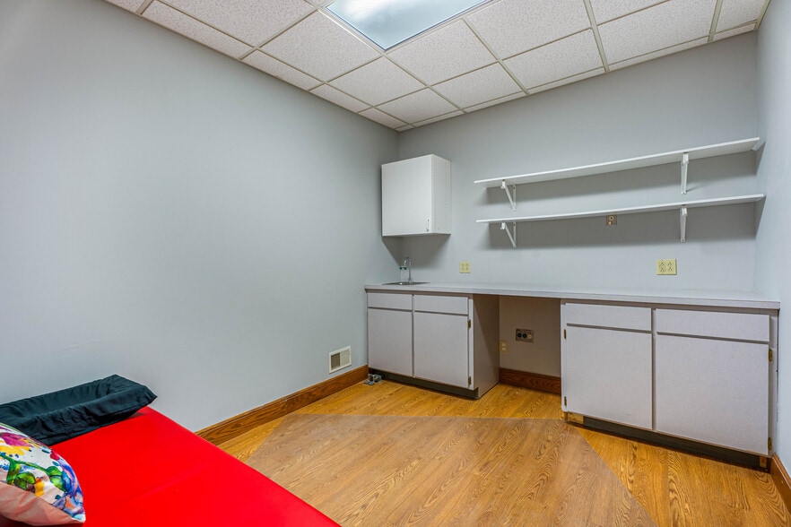 More Photos Of 6490 Main St, Buffalo Medical For Lease