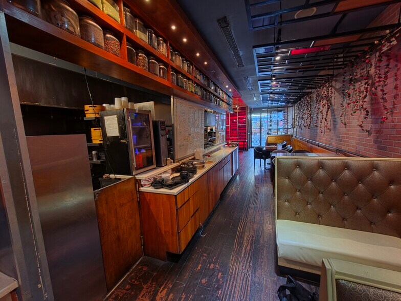 More Photos Of 33-09 Broadway, Astoria Storefront Retail Residential For Lease