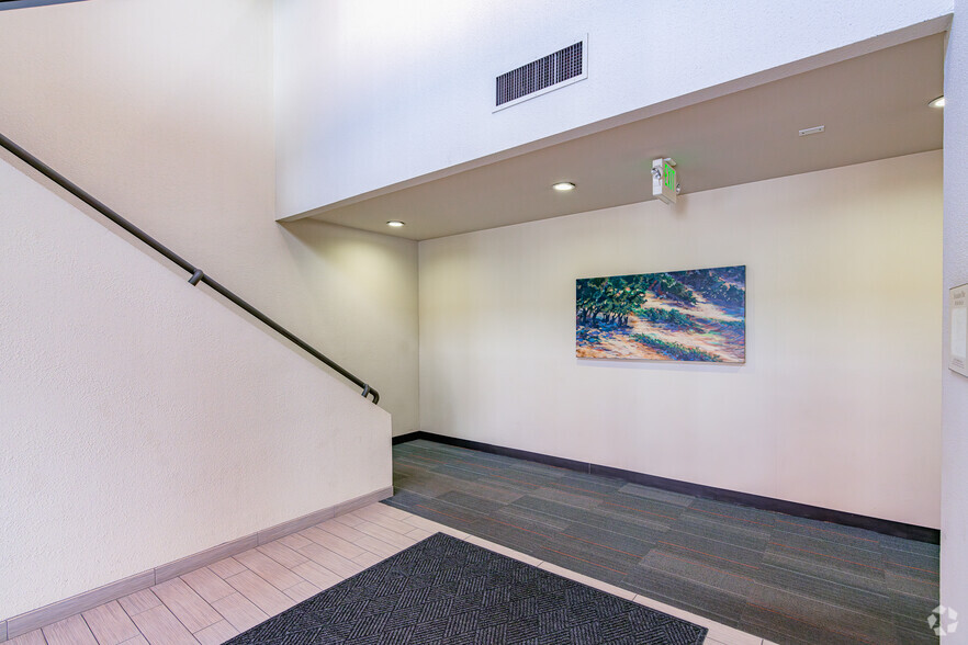 More Photos Of 1451 River Park Dr, Sacramento Office For Lease