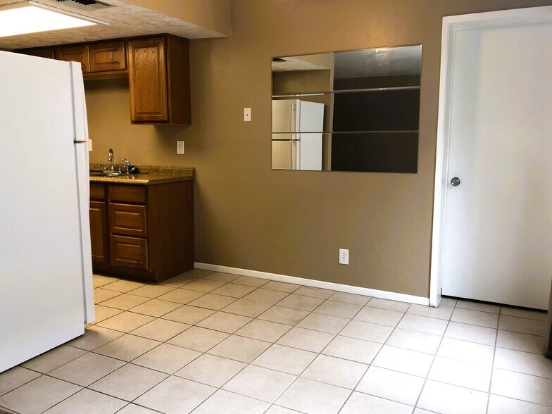 More Photos Of 619 E Ridgecrest Blvd, Ridgecrest Apartments For Sale