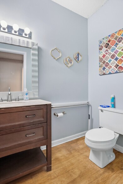 More Photos Of 411 Western Blvd, Jacksonville Office For Sale