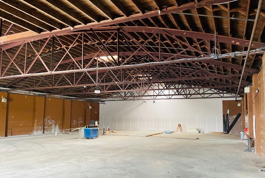 More Photos Of 161 W Main St, Rock Hill Storefront Retail Office For Lease