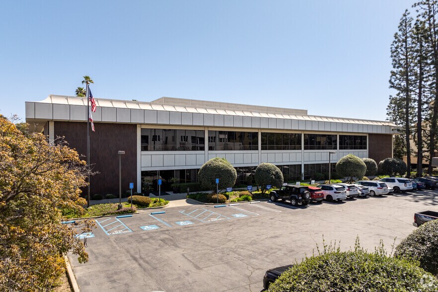 More Photos Of 210 S De Lacey Ave, Pasadena Office For Lease