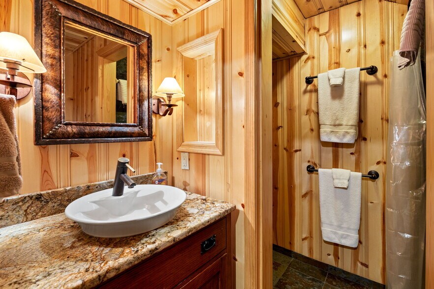More Photos Of 140 Main St, Greer Specialty For Sale