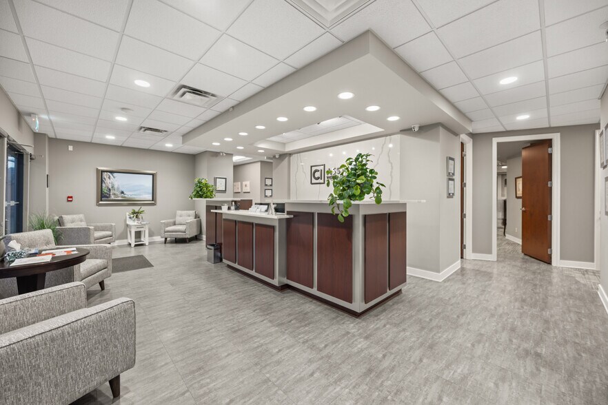 More Photos Of 33386 S Fraser Way, Abbotsford Freestanding For Sale