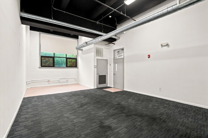 More Photos Of 5534-5546 Pulaski Ave, Philadelphia Office For Lease