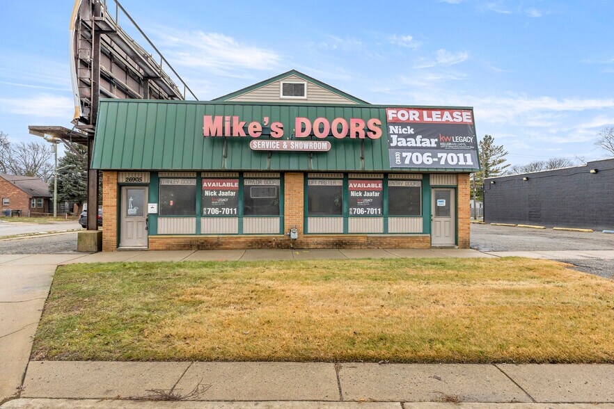 More Photos Of 26905 Plymouth Rd, Redford Township Freestanding For Lease
