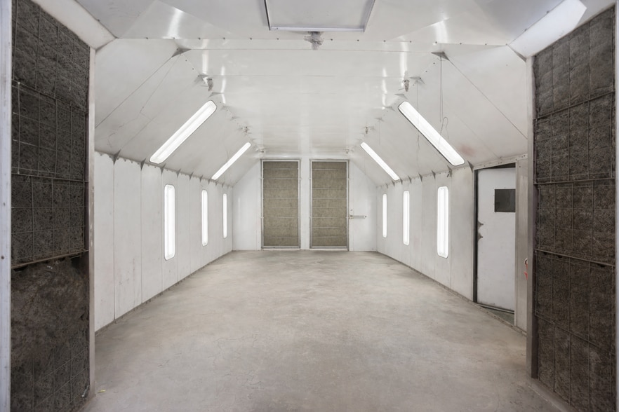 More Photos Of 2260 Macarthur Dr, Tracy Warehouse For Sale