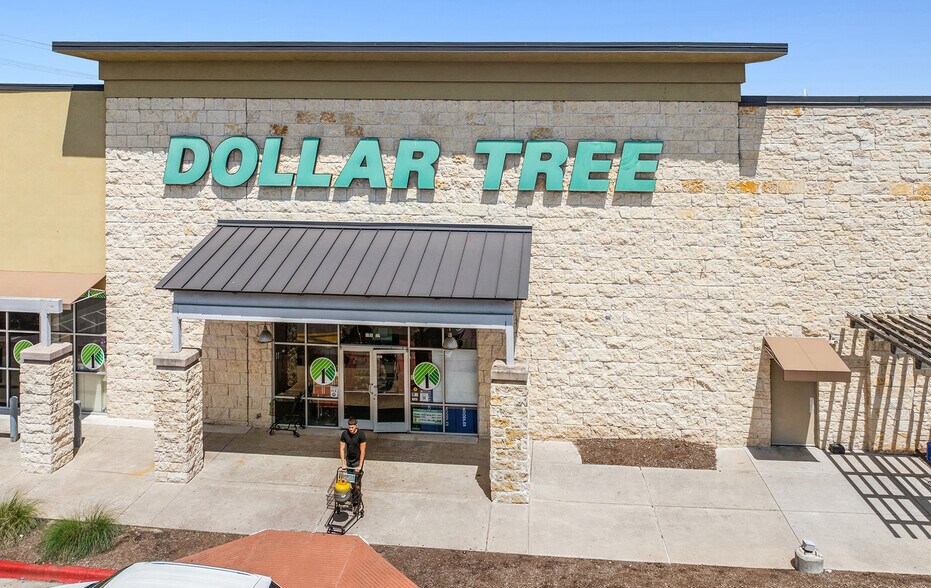 More Photos Of 1890 Ranch - 1335 E Whitestone Blvd, Cedar Park, Cedar Park General Retail For Lease