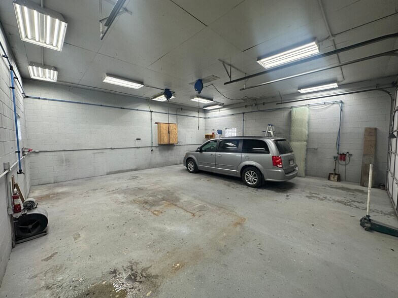 More Photos Of 2738 Eldersville Rd, Follansbee Flex For Sale