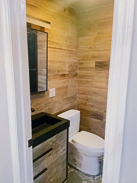 More Photos Of 218 NY-296, Windham Hotel For Sale