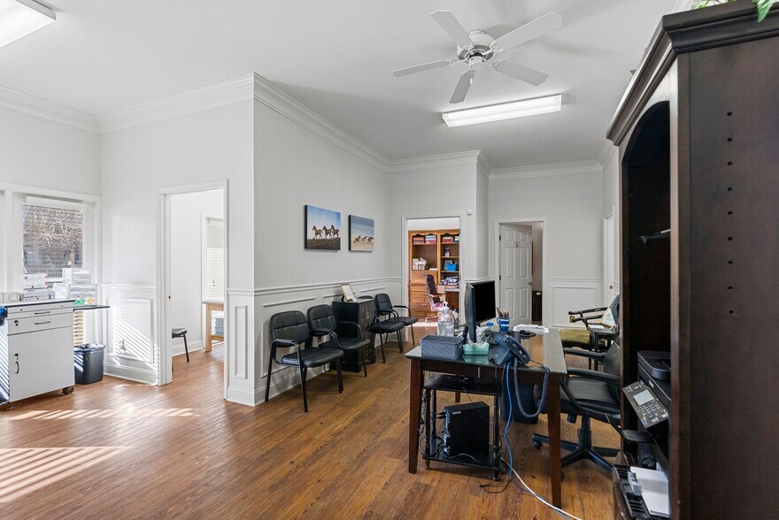 More Photos Of 302-303 Boston Sq, Georgetown Office For Sale