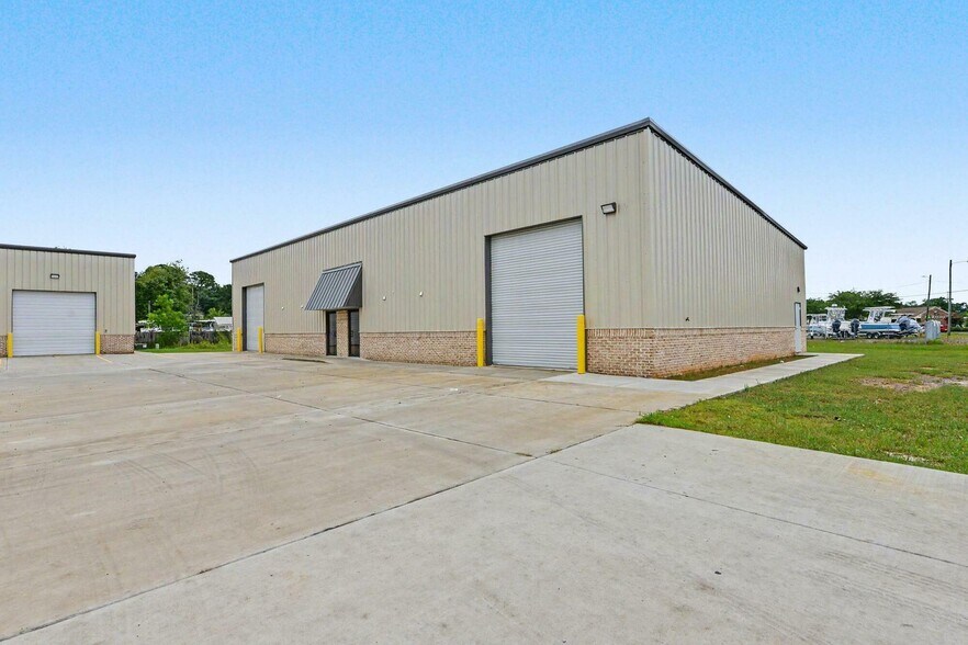 More Photos Of 3291 Warrior Dr, D'Iberville Light Distribution For Lease