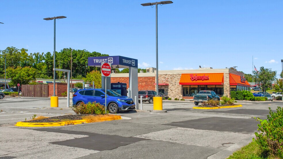 More Photos Of 4516 Durham Chapel Hill Blvd, Durham Auto Dealership For Lease