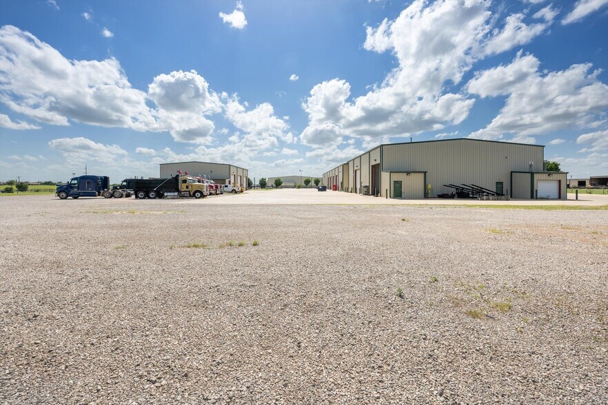 More Photos Of 13020 S Sunnylane Rd, Moore Industrial For Lease