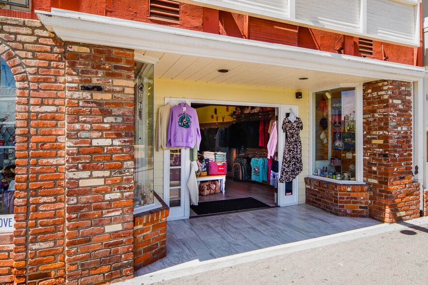 More Photos Of 409 Crescent Ave, Avalon Hotel For Sale